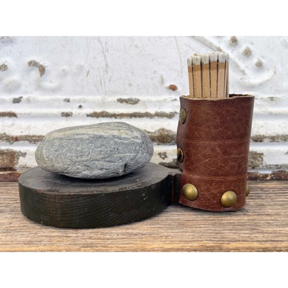 Vintage Alaska Art Match Safe Flint Rock Leather Artist Signed - Picture 10 of 11